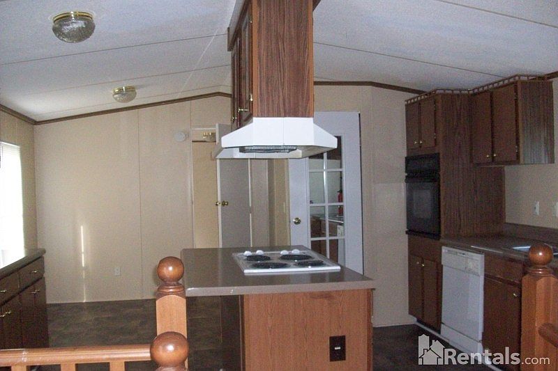 2nd image of 424 Winston Rd