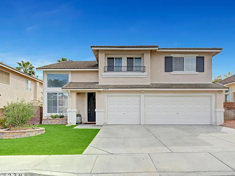 2239 Le Conte Ave — Photo 1