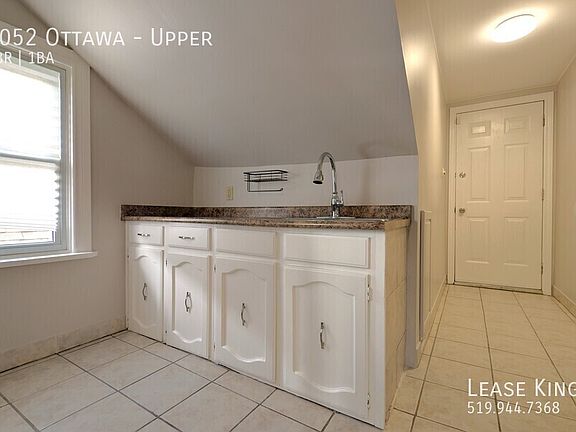 3rd image of 2052 Ottawa St
