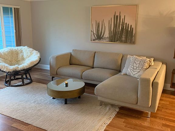 3rd image of 7660 University Point Cir NE