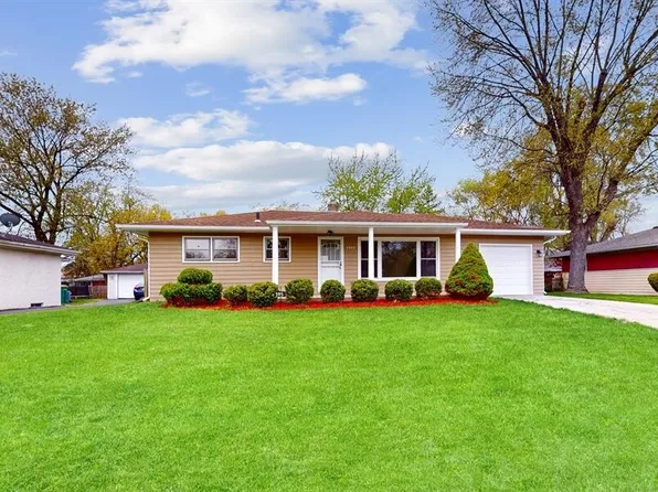 5950 Arthur St, Merrillville, IN 46410