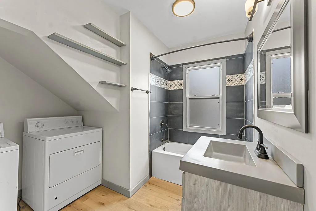 1515 Liberty St - A -Up... — Photo 3