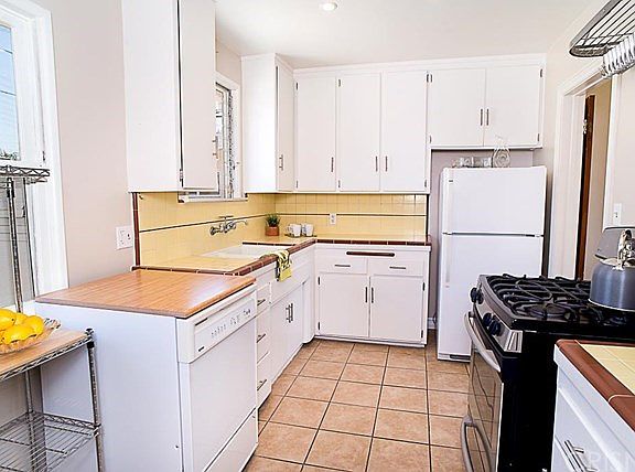 5th image of 3835 W 187th St