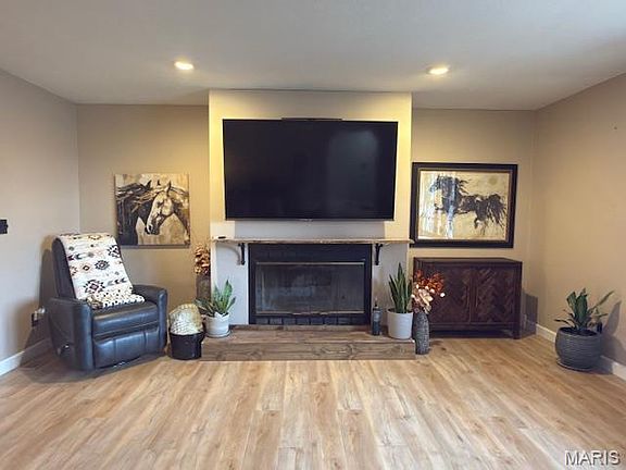 4th image of 11252 Pershing Rd