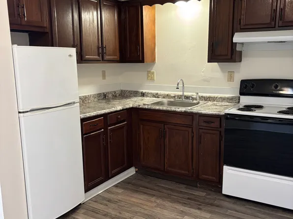 121 S Hazel St, Van Meter, IA 50261