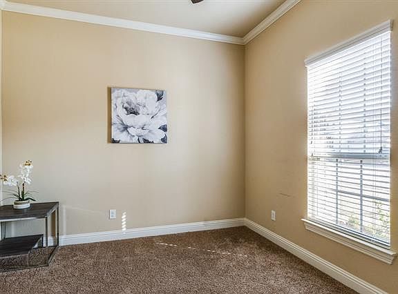 4th image of 10716 Craven St