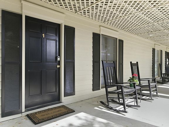 3rd image of 225 Tanglewood Dr. #1