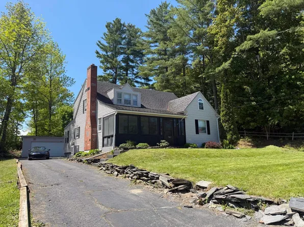 63 Highland Avenue, Newport City, VT 05855