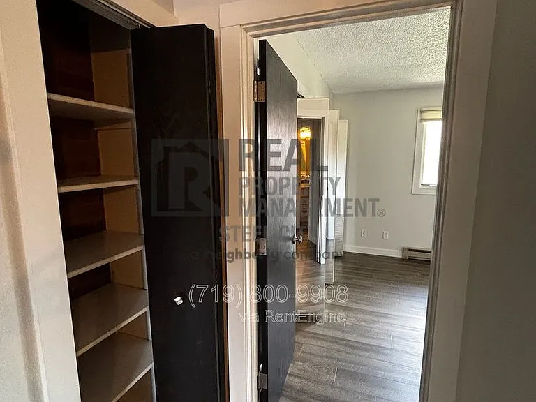 2107 Chatalet Ln #F — Photo 12