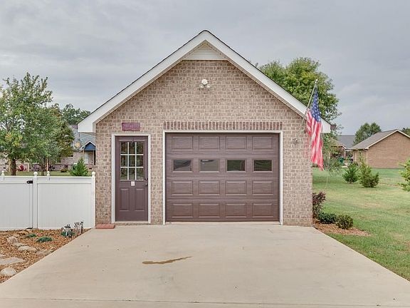 4th image of 147 Bryan Dr