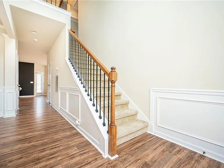 7761 Sylvaner Ln — Photo 5