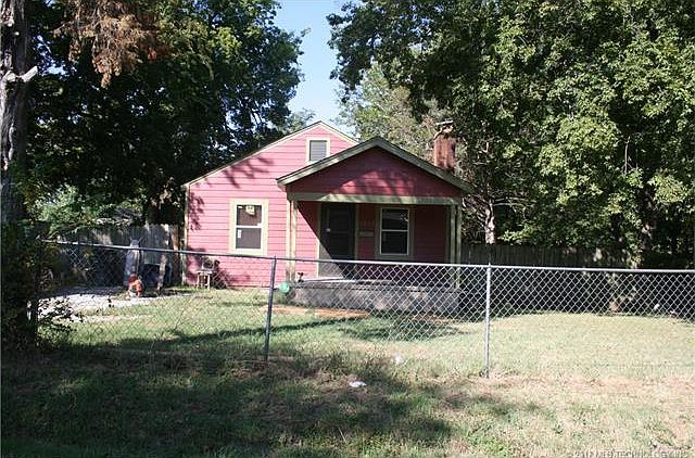 1st image of 1814 N Columbia Ave