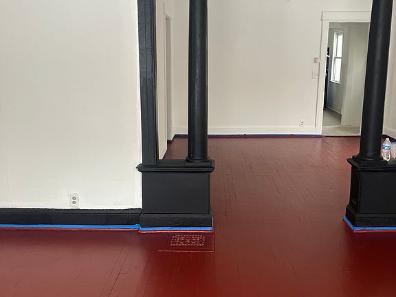 2nd image of 204 Rich St #1