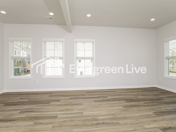 4th image of 566 Hodge Rd