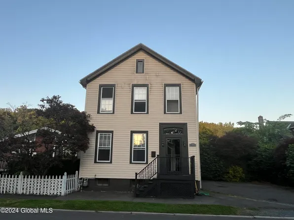 646 6th Avenue, Troy, NY 12182
