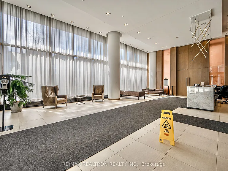 121 McMahon Dr #2106 — Photo 3