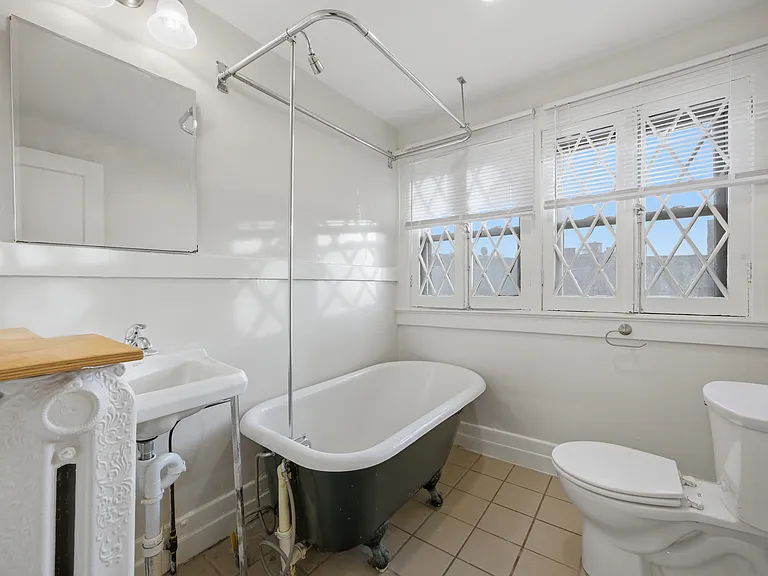4 Canterbury Rd #3 — Photo 8