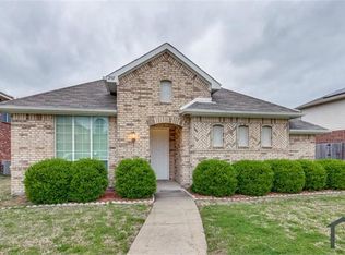 2107 Woodhaven Ln, Mesquite, TX 75181