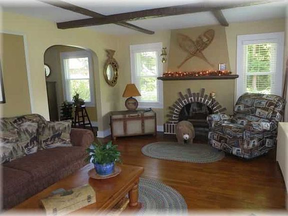 2nd image of 420 Shorehaven Dr