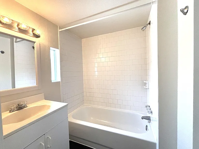 3918 Driscoll St — Photo 12