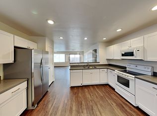 9325 E Fountain St, Mesa, AZ 85207