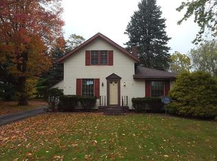 294 W Main Rd, Conneaut, OH 44030