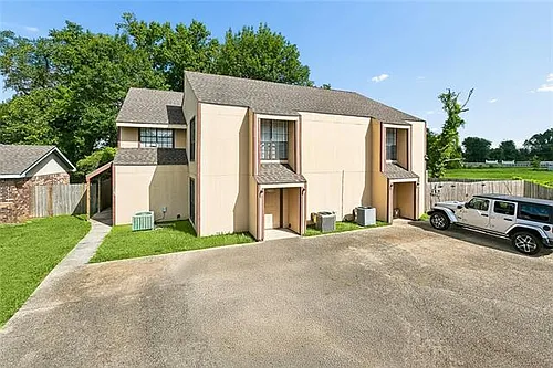 200 Maryland Dr #B Photo 1