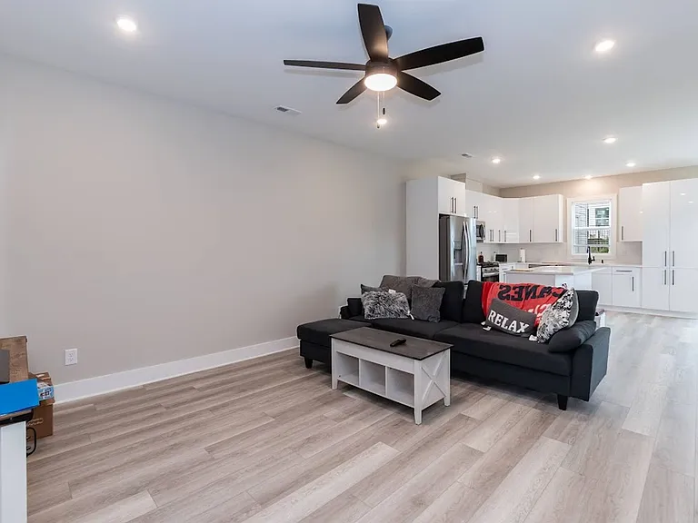 2121 Titanium Rock Rd — Photo 5