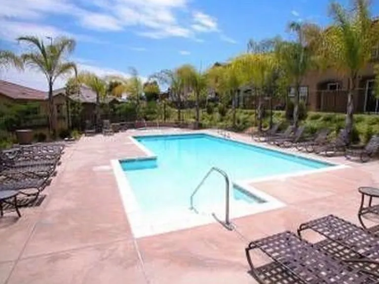 425 S Meadowbrook Dr S #106 — Photo 6