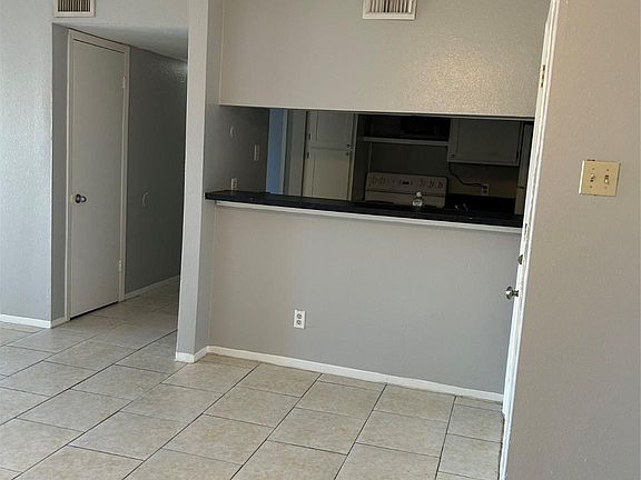 2nd image of 206 Plaza Verde Dr