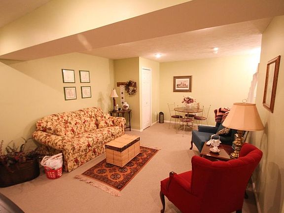 2nd image of 1618 Pheasant Ct