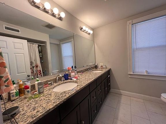 5th image of 456 Admiral St #1