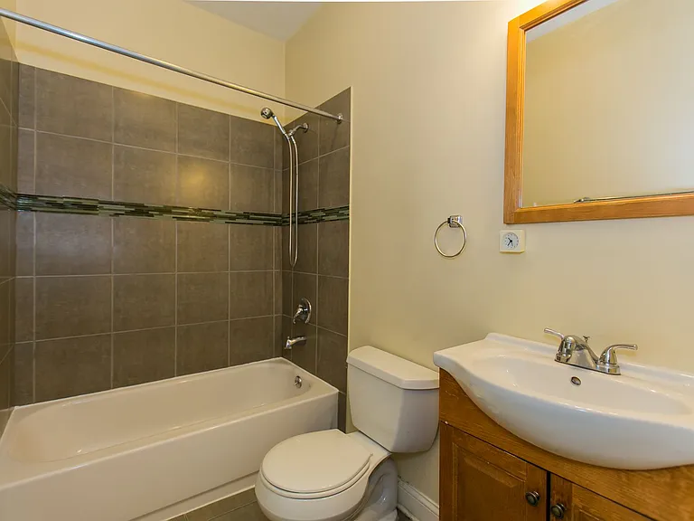 1636 N Spaulding Ave — Photo 8