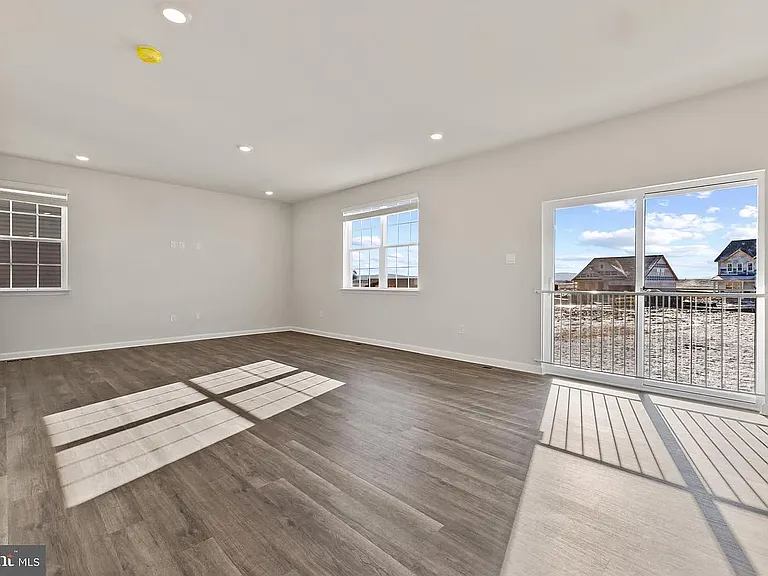 574 Atkinson St — Photo 3