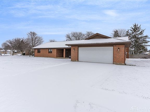 5th image of 439 Edgebrook Ave