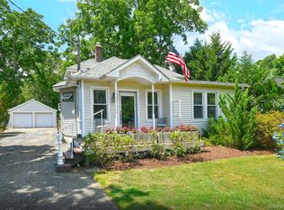 38 Roosevelt Avenue, Sayville, NY 11782