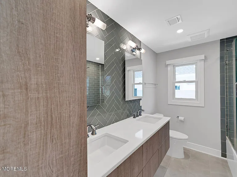 347 Bay Ln — Photo 28