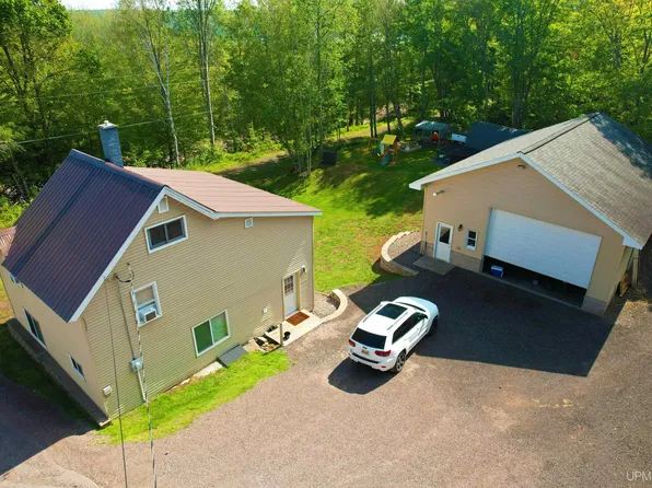 51417 Amygdaloid St, Hubbell, MI 49934