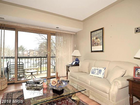 3rd image of 9712 Kingsbridge Dr APT 103