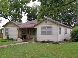 723 N Oak St, Burden, KS 67019