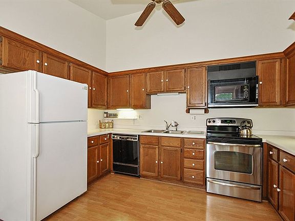 5th image of 42W296 Retreat Ct