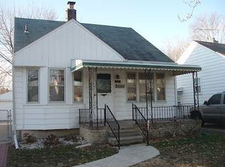 19144 Woodside St, Harper Woods, MI 48225