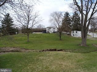 307 N Biesecker Rd, Thomasville, PA 17364