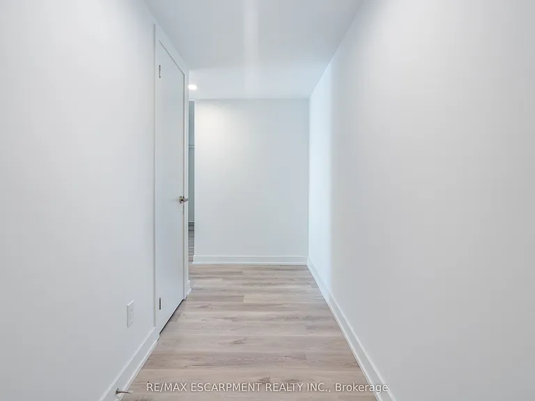 370 Martha St #309 — Photo 3