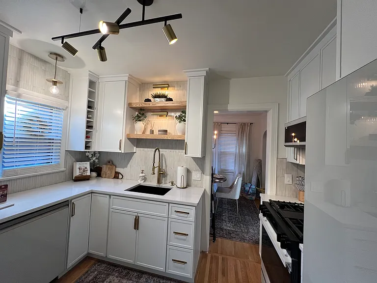 427 N Battin Ave — Photo 28