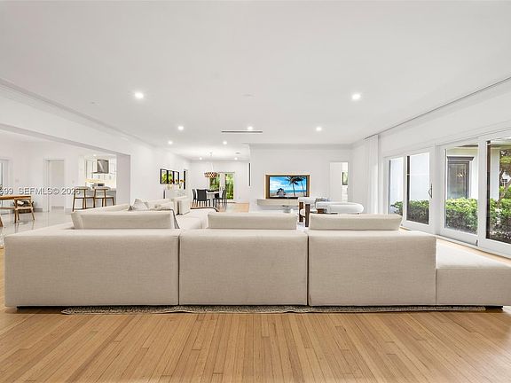 5th image of 641 Island Rd