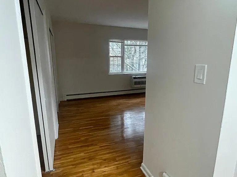 30 S Henry St #8B — Photo 2