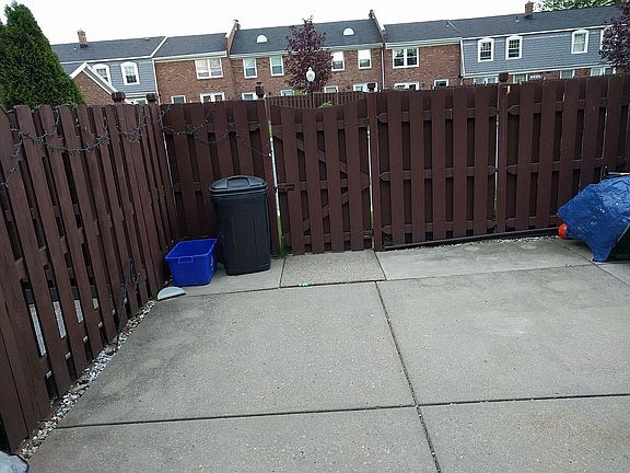 3rd image of 65 Oakbrook Dr APT E