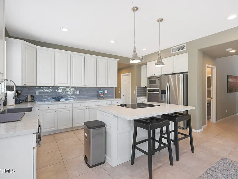 1740 W Bartlett Way — Photo 8