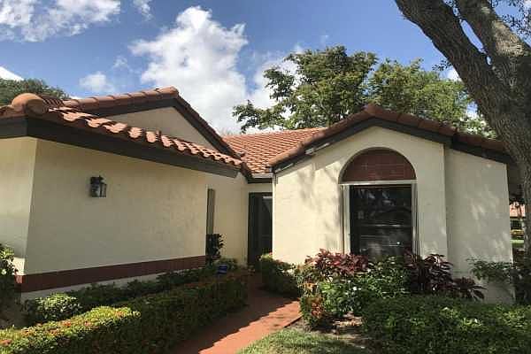Home For Sale In Palm Chase Lakes
